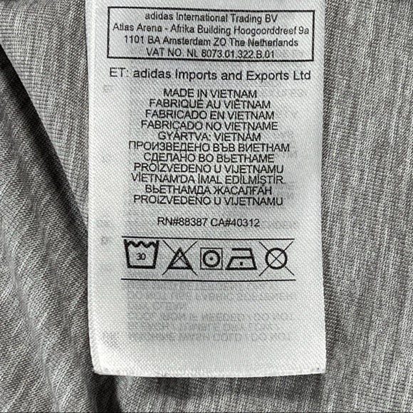 Adidas size Xs light grey silky stretchy scoop neck  curved hem tank top - Picture 9 of 10